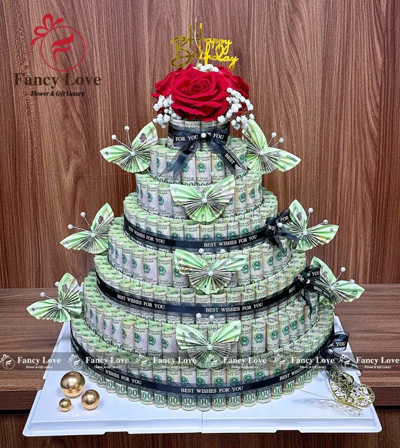 Bánh sinh nhật 300 tờ tiền 100k