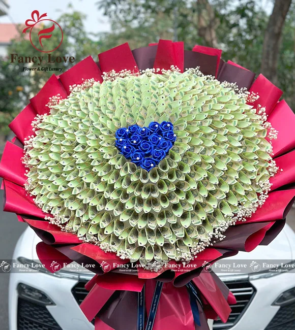 Bó hoa 200 tờ 100k trái tim đỏ