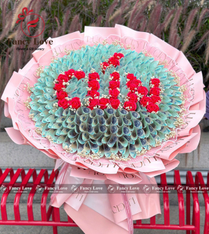 Bó hoa tiền 50 triệu chữ CÚN