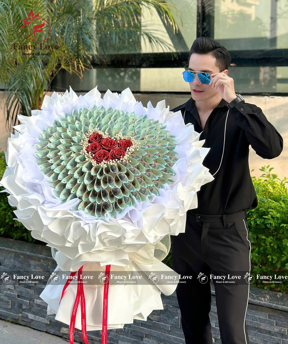 Bó hoa tiền 50 triệu công chúa
