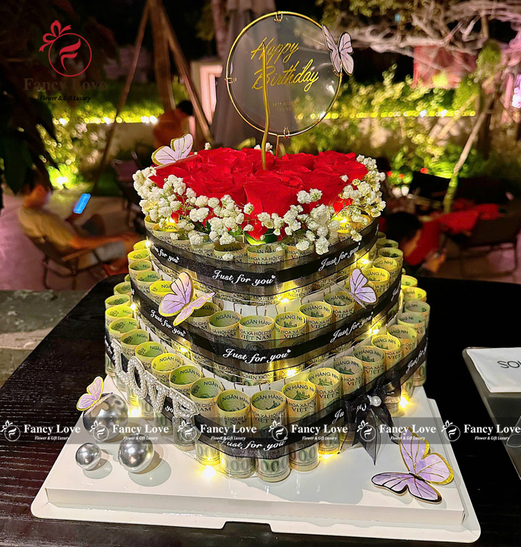 Bánh sinh nhật bằng tiền trái tim 3 tầng Fancy Love
