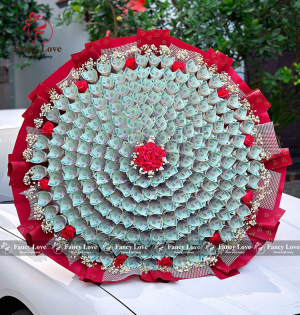 Bó hoa tiền 100 triệu tình yêu không nói bằng lời
