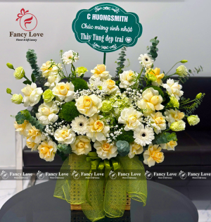 Lẵng hoa tươi tặng sinh nhật tone xanh kem