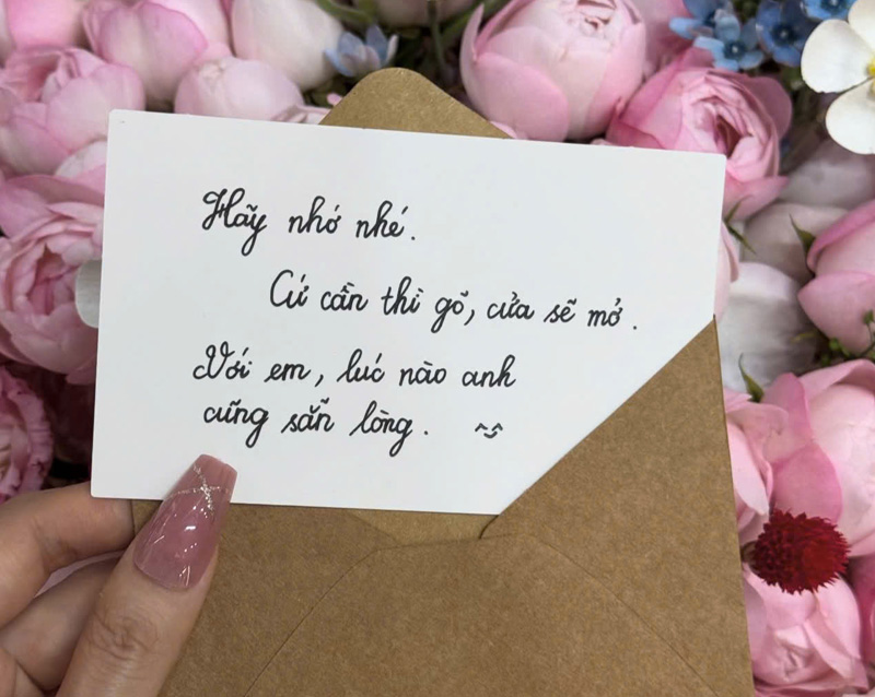 Hãy nhớ nhé, cứ cần thì gõ, cửa sẽ mở. Với em, lúc nào anh cũng sẵn lòng.
