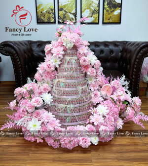 Bánh sinh nhật bằng tiền 200k 100 Triệu hồng baby