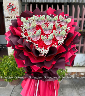Bó hoa hồng sáp mix tiền đỏ đô
