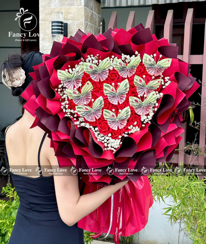 Bó hoa hồng sáp mix tiền đỏ đô