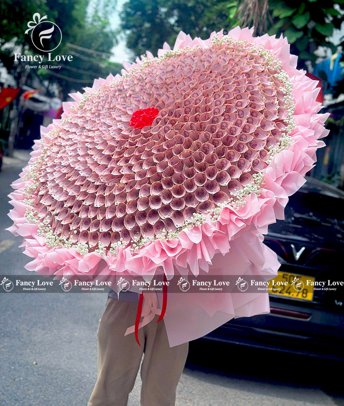 Bó hoa tiền 500 tờ 50k siêu to khổng lồ