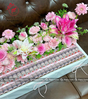 Khay hoa tiền 50 tờ 200k mix hoa tươi