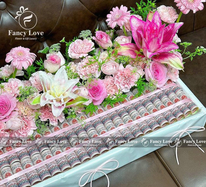 Khay hoa tiền 50 tờ 200k mix hoa tươi